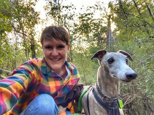 Wendy Ward with her dog overlanding in Australia